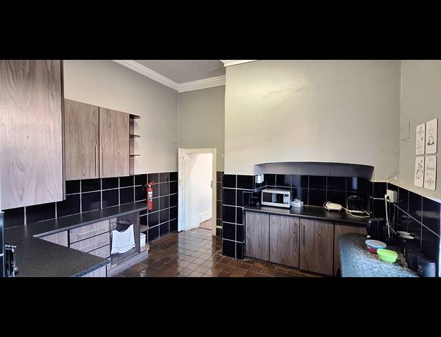 178M² BUILDING FOR SALE IN GQEBERHA CENTRAL